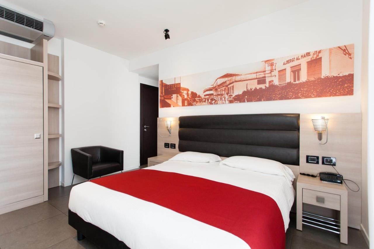 Hotel Adlon 4*