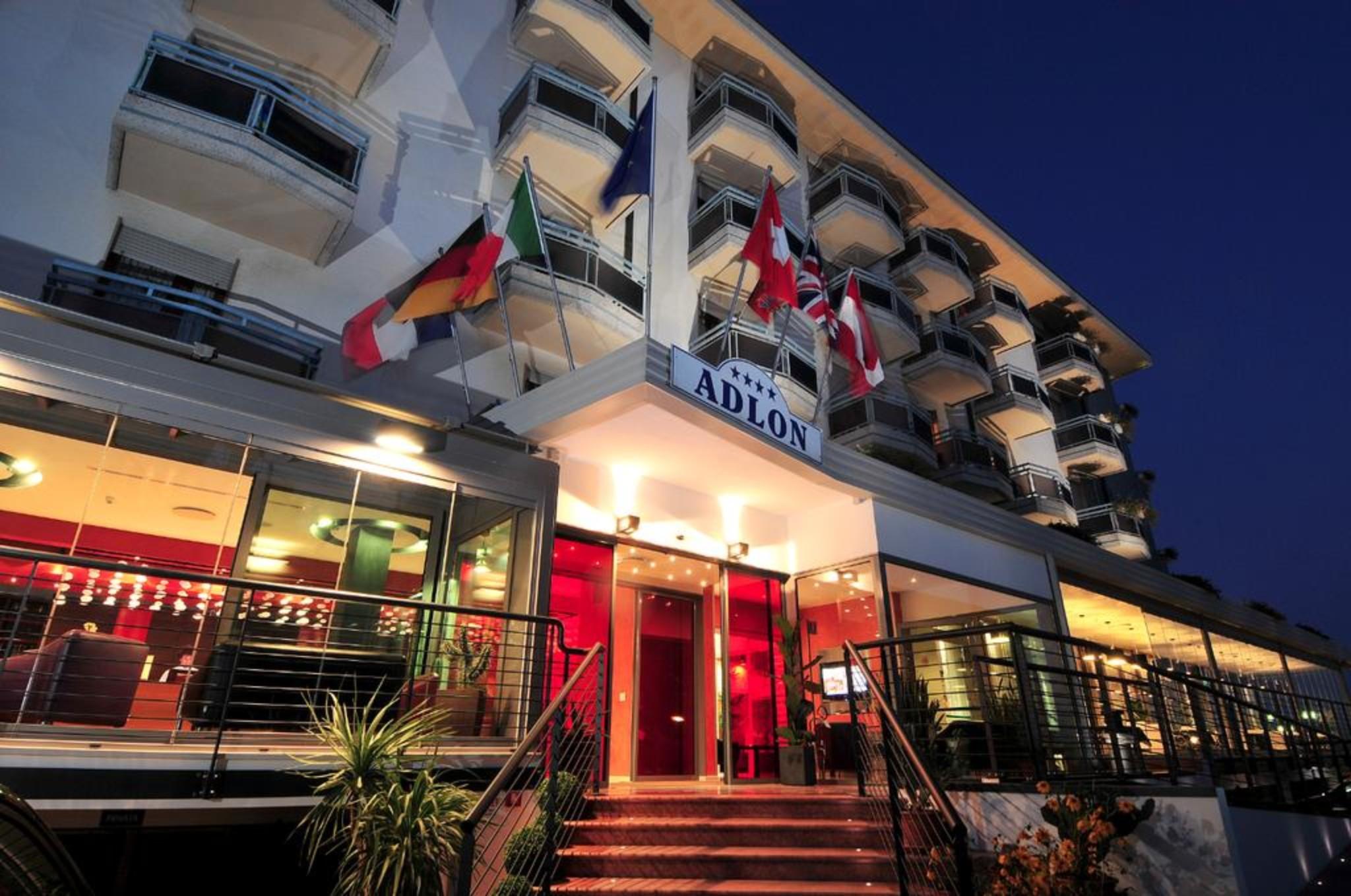 Hotel Adlon 4*